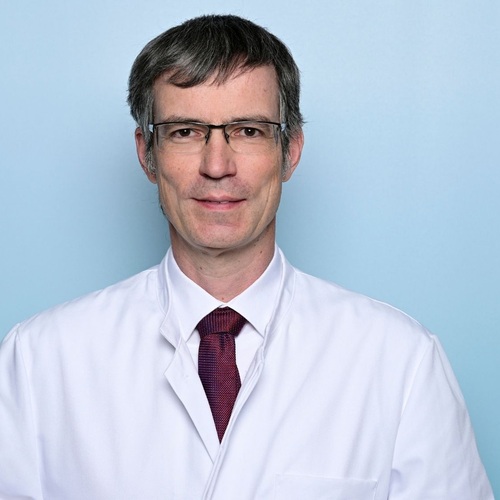 Das Bild zeigt ein Profilbild von Prof. Dr. med. M. Schargus, Chefarzt der Augenklinik der Asklepios Klinik Nord – Heidberg